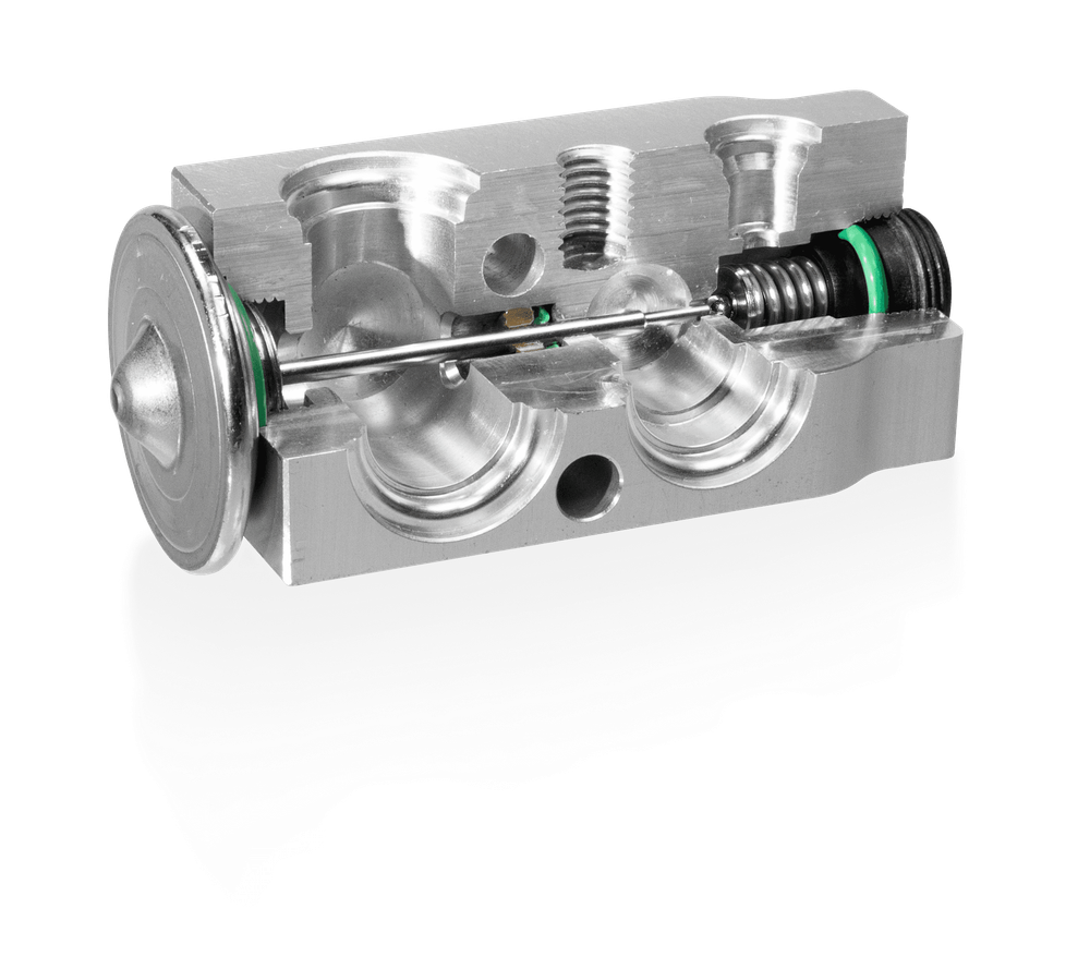 Nissens 94581 Condensatore Climatizzatore – Compatibile Con Toyota Yaris, Echo, Yaris Verso – Ricambio Alta Qualità, Codici OE 884500D020